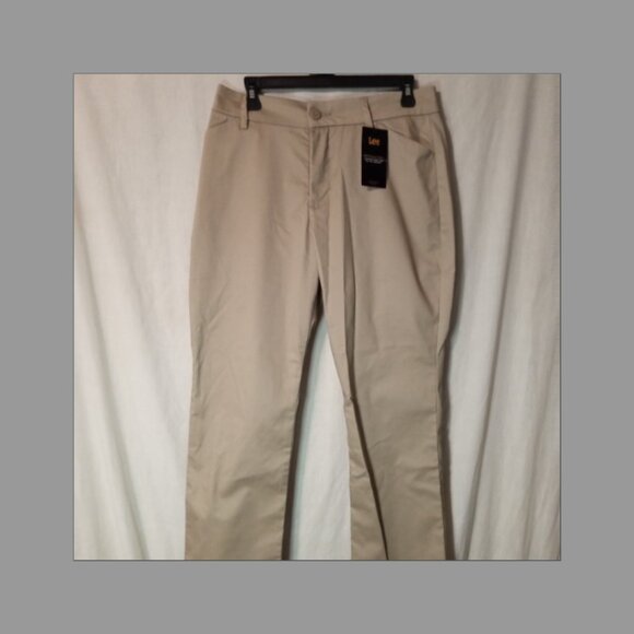 (S) Lee Woman's Straight Leg Pants Khaki Size 10 Short NWT - Picture 1 of 4